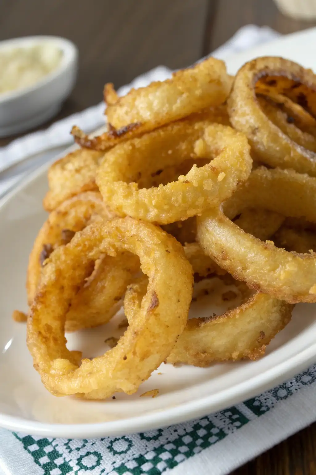 A delicious plate of Anelli di Cipolla Fritti in Friggitrice ad Aria